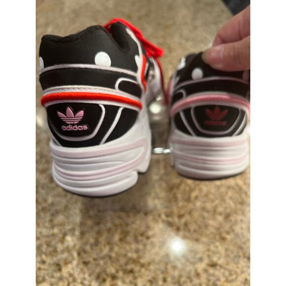 Adidas, Astir Hello Kitty Polka Dot Women's Size 10 - Picture 6 of 10